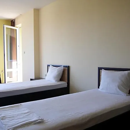 Jolly Apartment *